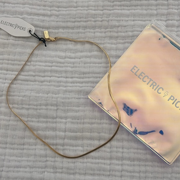 16in Gold Chain - Picture 8 of 8